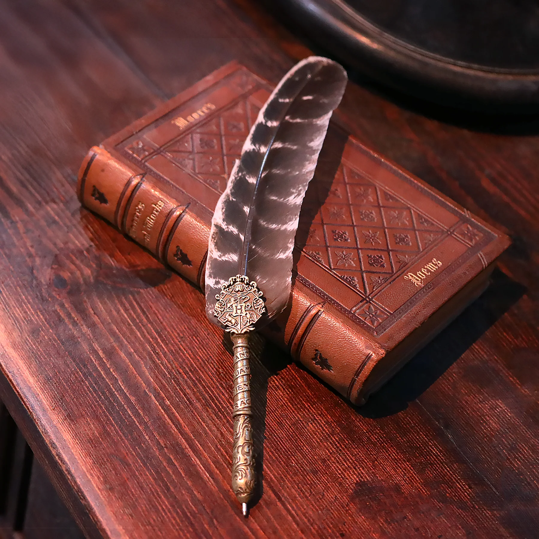Hogwarts Boxed Writing Quill - Image 3