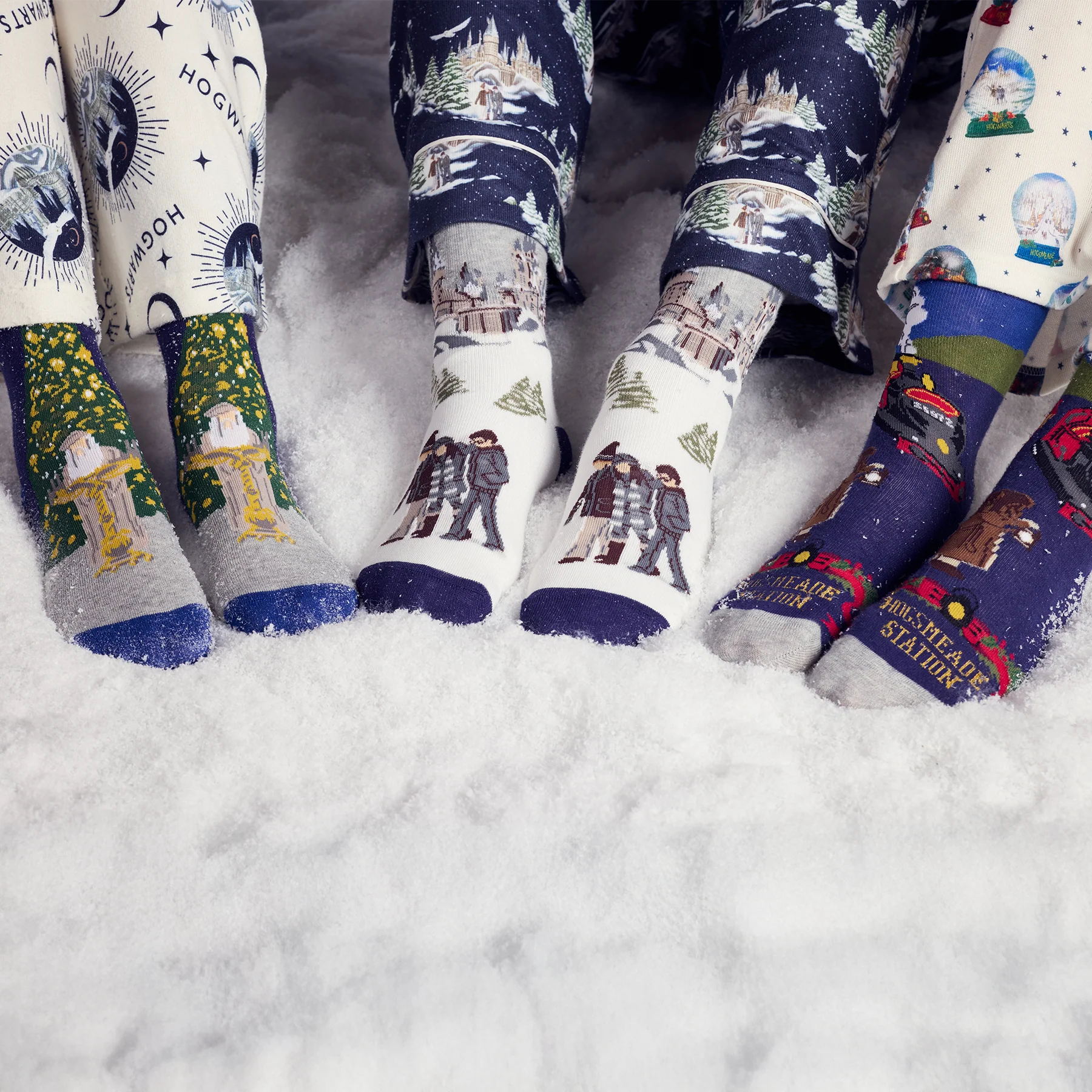 Hogwarts in the Snow 3 Pack Socks Set - Image 5