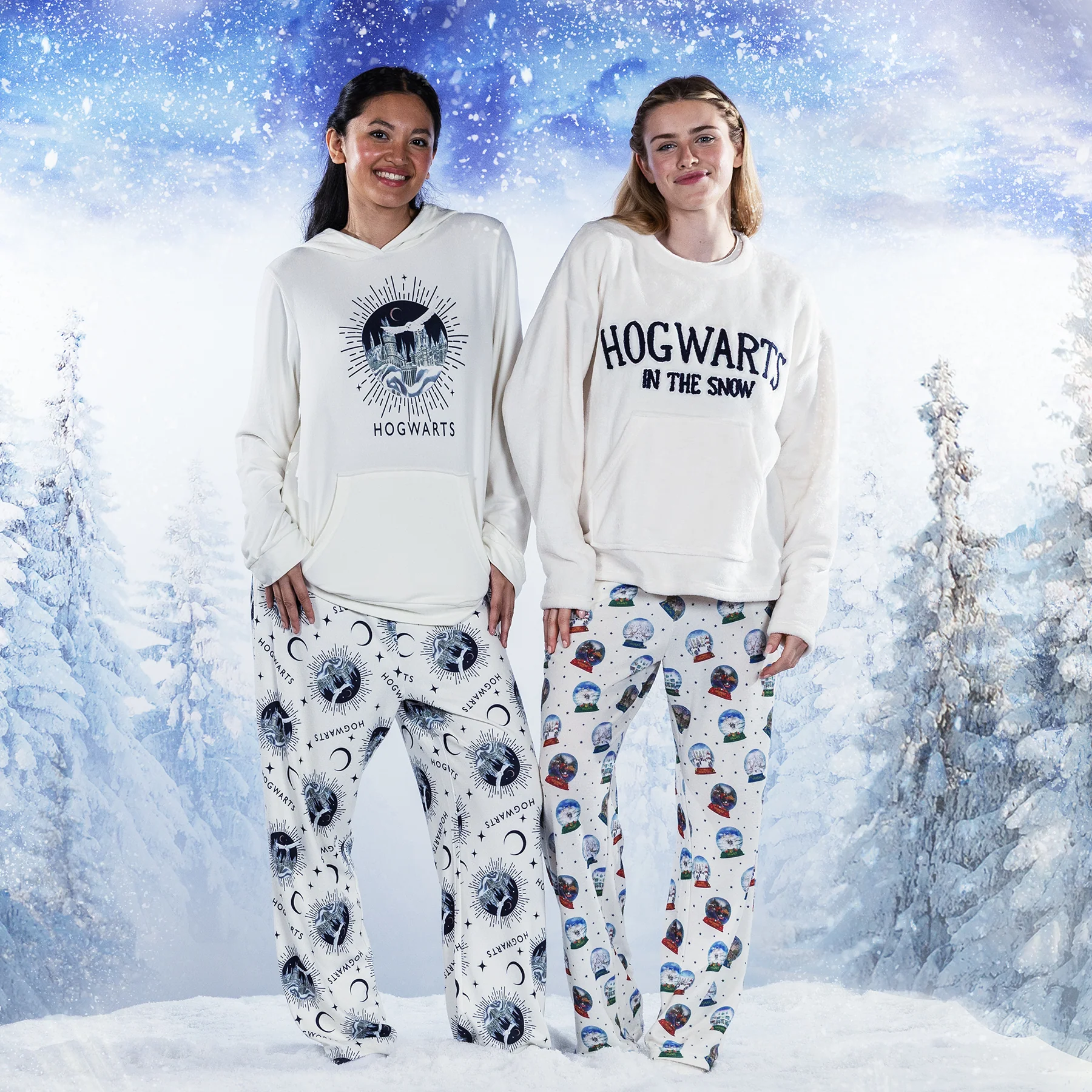 Hogwarts in the Snow Hooded Lounge Set - Image 8