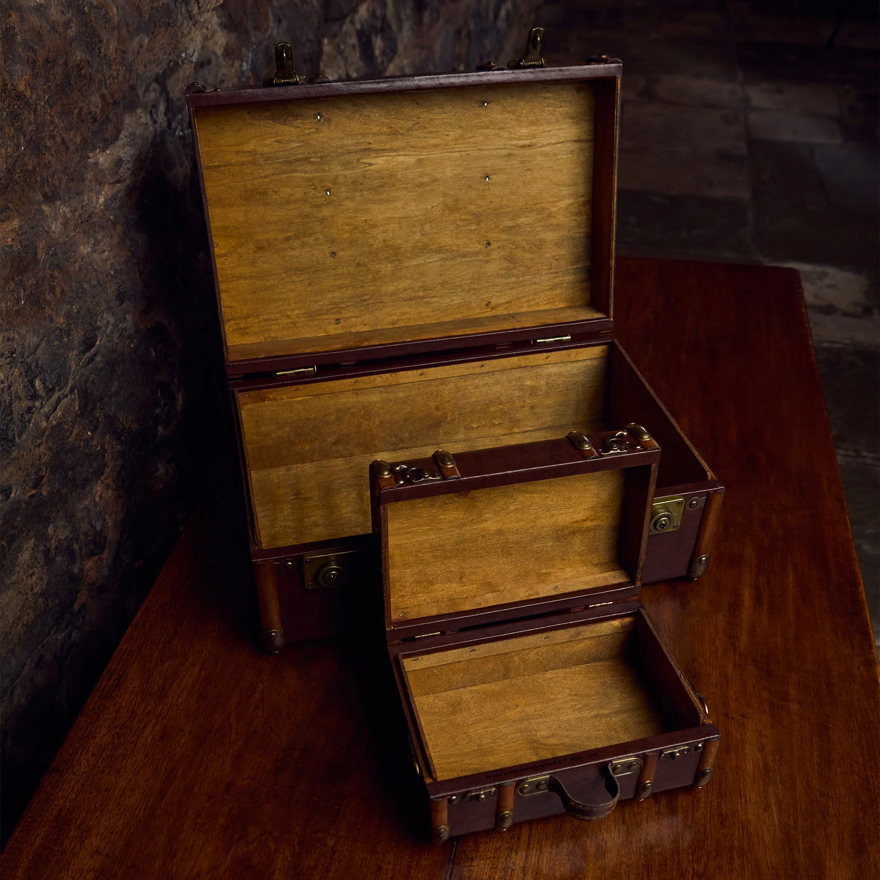 Mini Hogwarts School Trunk Replica - Image 9